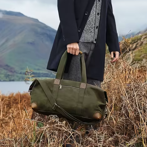 Quadra : Design et fonctionnalité pour vos accessoires