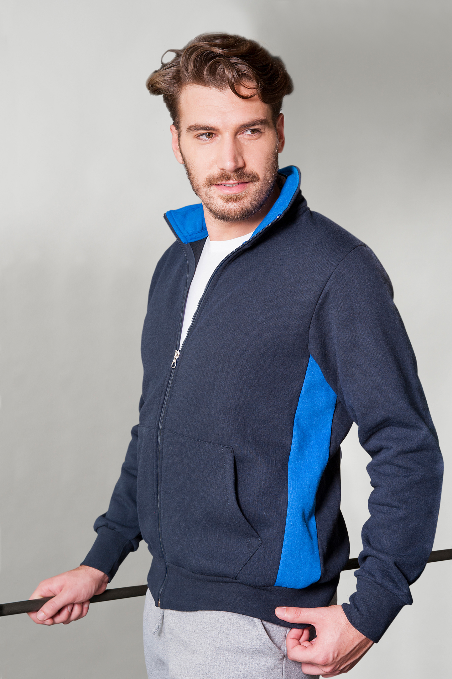 Veste sweat-shirt longue zippée avec côtés contrastés