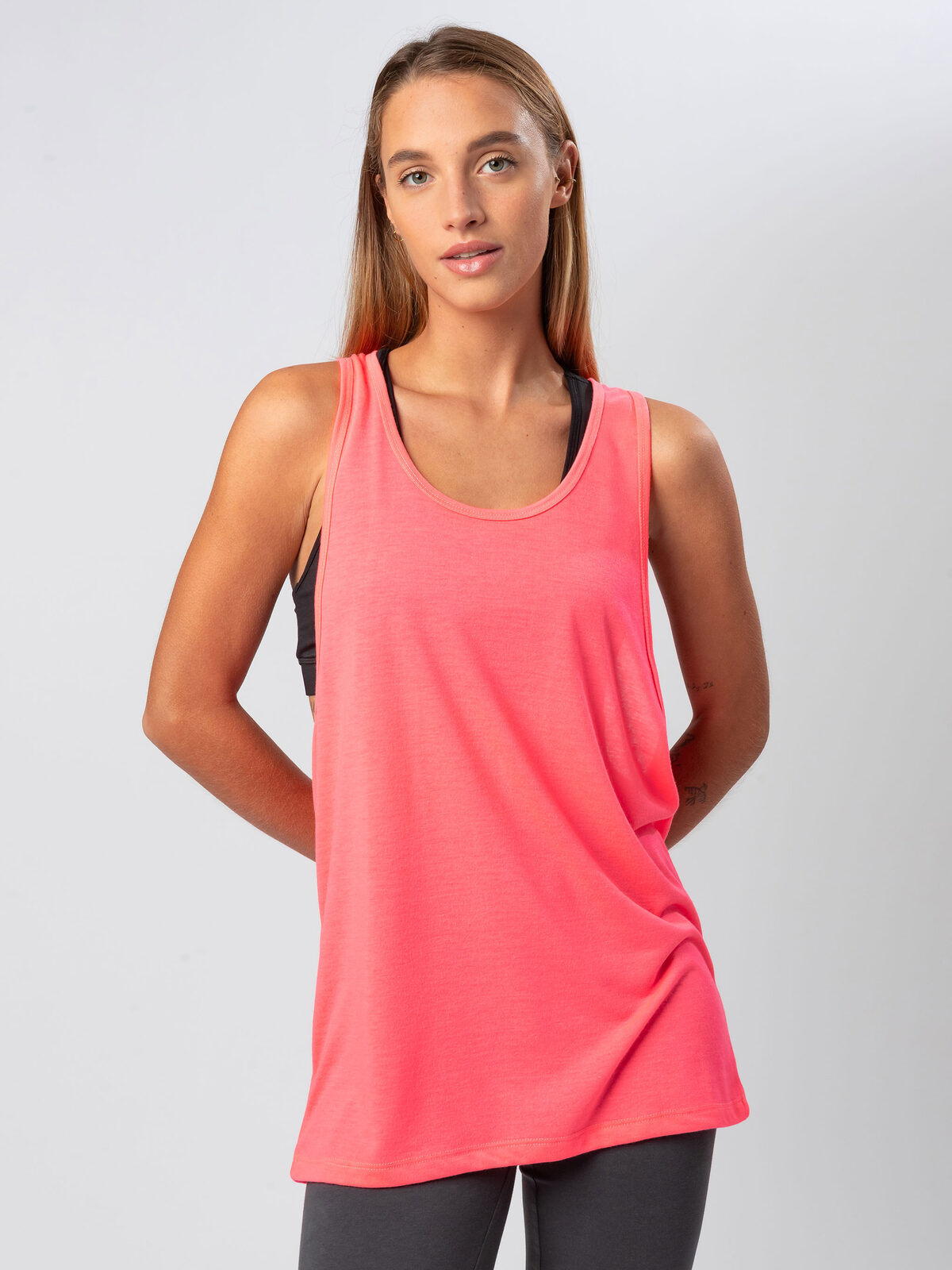 débardeur à fines bretelles