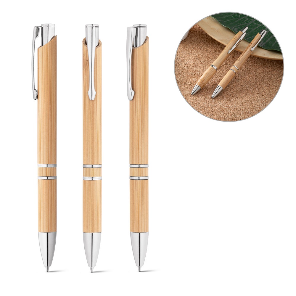 BETA BAMBOU. Stylo bille en bambou avec clip et détails en métal.