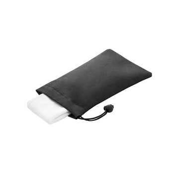 BERNAL. Serviette de sport rafraîchissante en polyester recyclé (100 % rPET) avec une pochette en tissu non tissé. - 